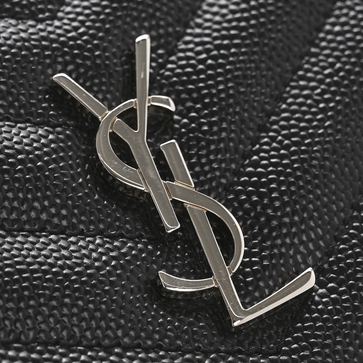 Grain De Poudre Matelasse Chevron Monogram Zipped Card Case Black