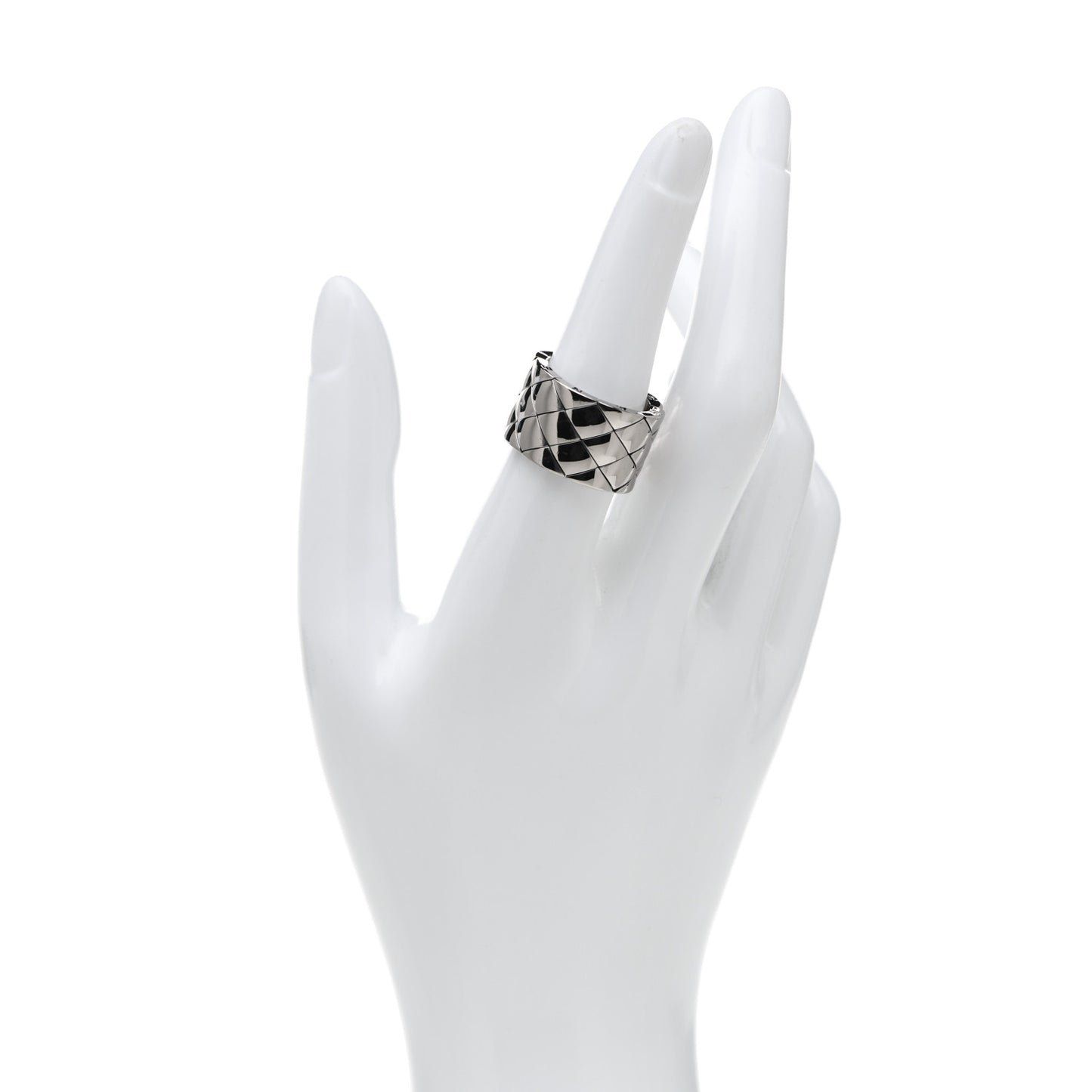 18K White Gold Large Matelasse Ring 53 6.25