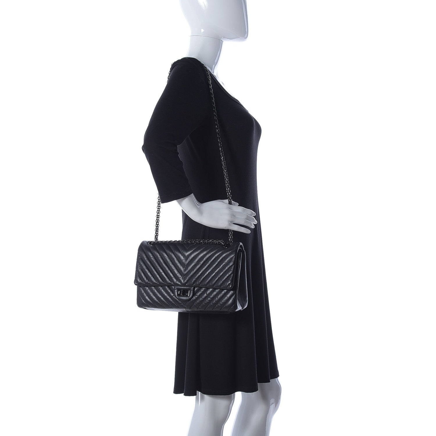 Chanel Aged Calfskin Chevron Quilted 2.55 Reissue 226 So Black 2 of 16