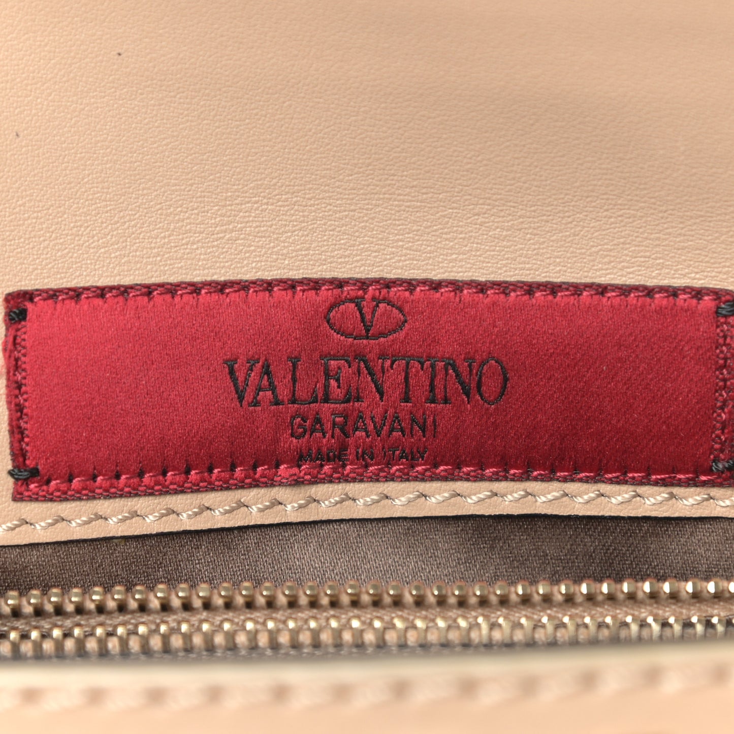 Vitello Medium Rockstud All Over Shoulder Bag Beige
