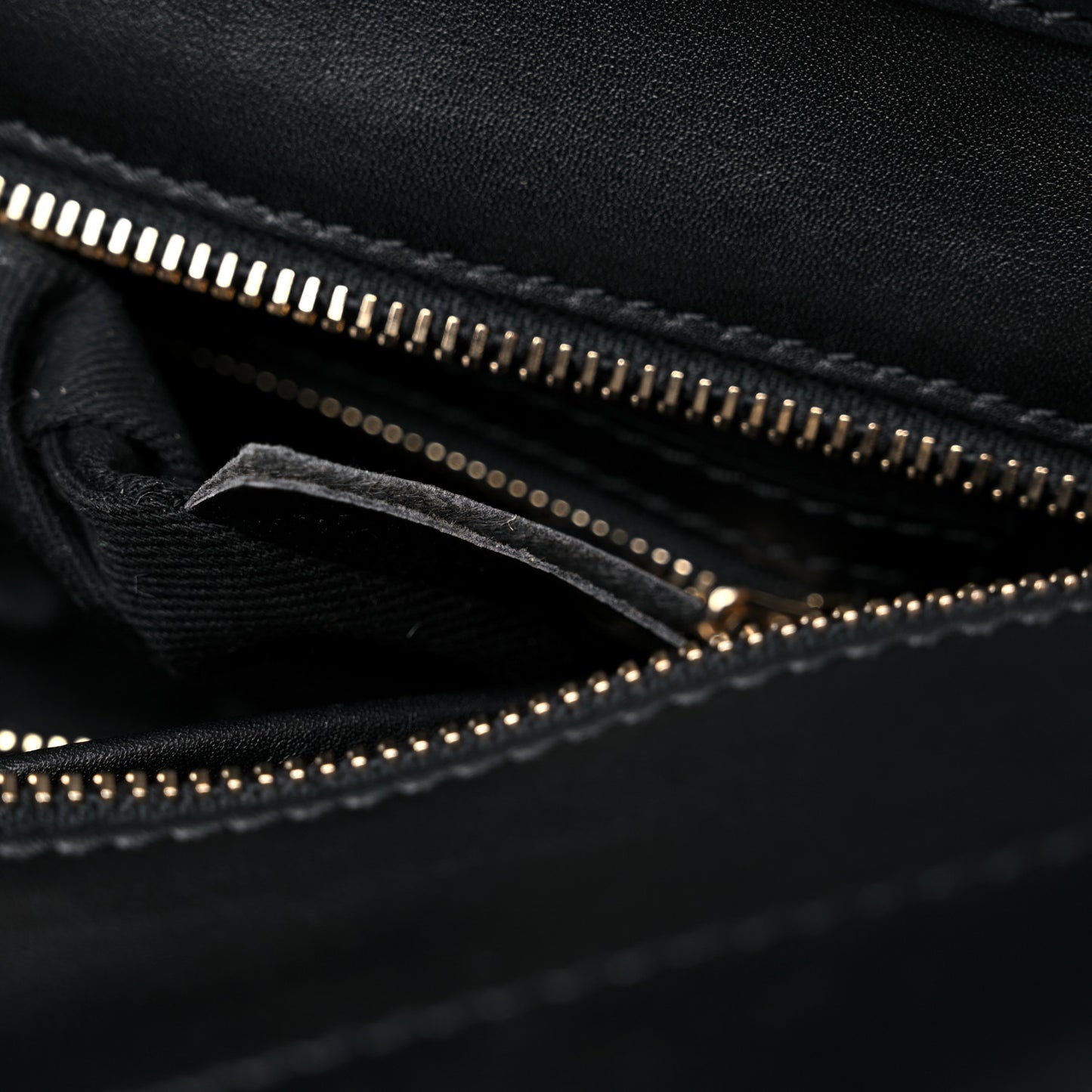 Vitello Small Rockstud Double Handle Tote Black