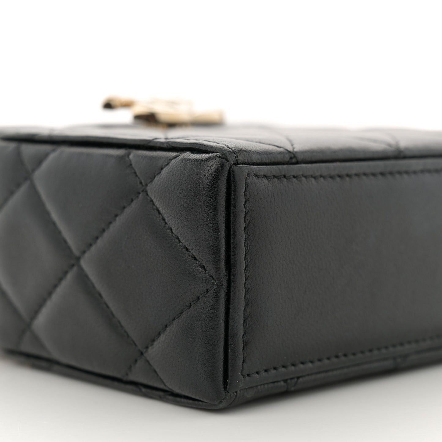 Lambskin Quilted Small Box With Chain Black