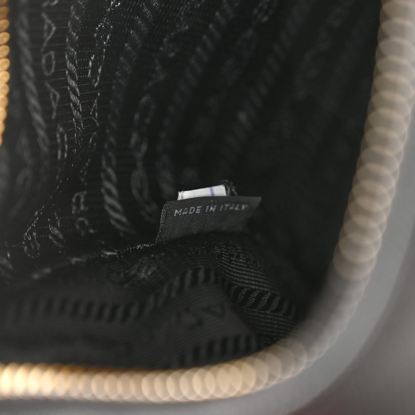 Saffiano Lux Re-Edition 2005 Shoulder Bag Black