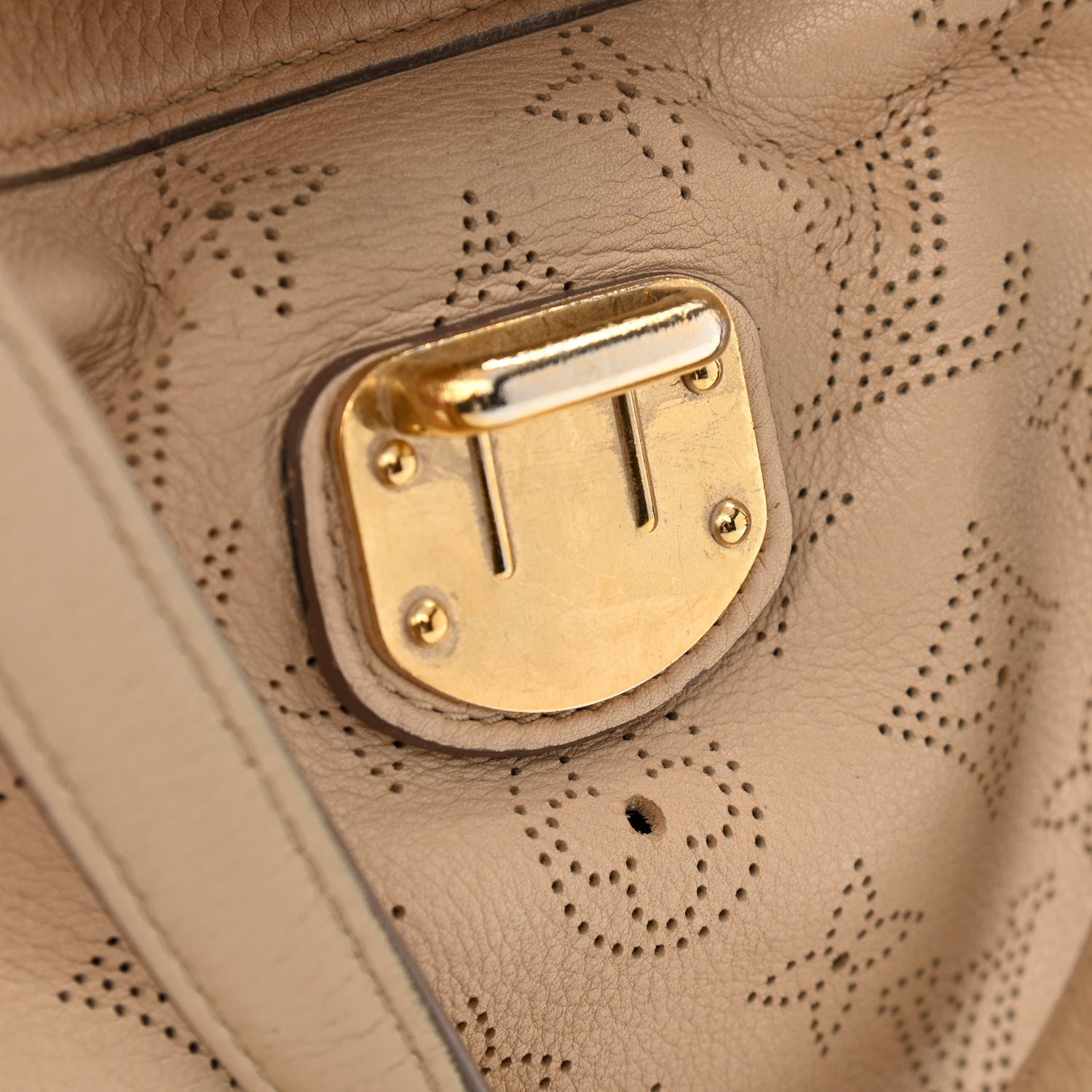Louis Vuitton Mahina Cirrus PM Coquille 12 of 14