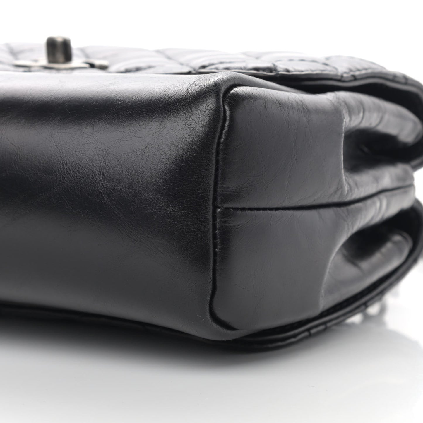 Glazed Calfskin Pilot Essentials Flap Black