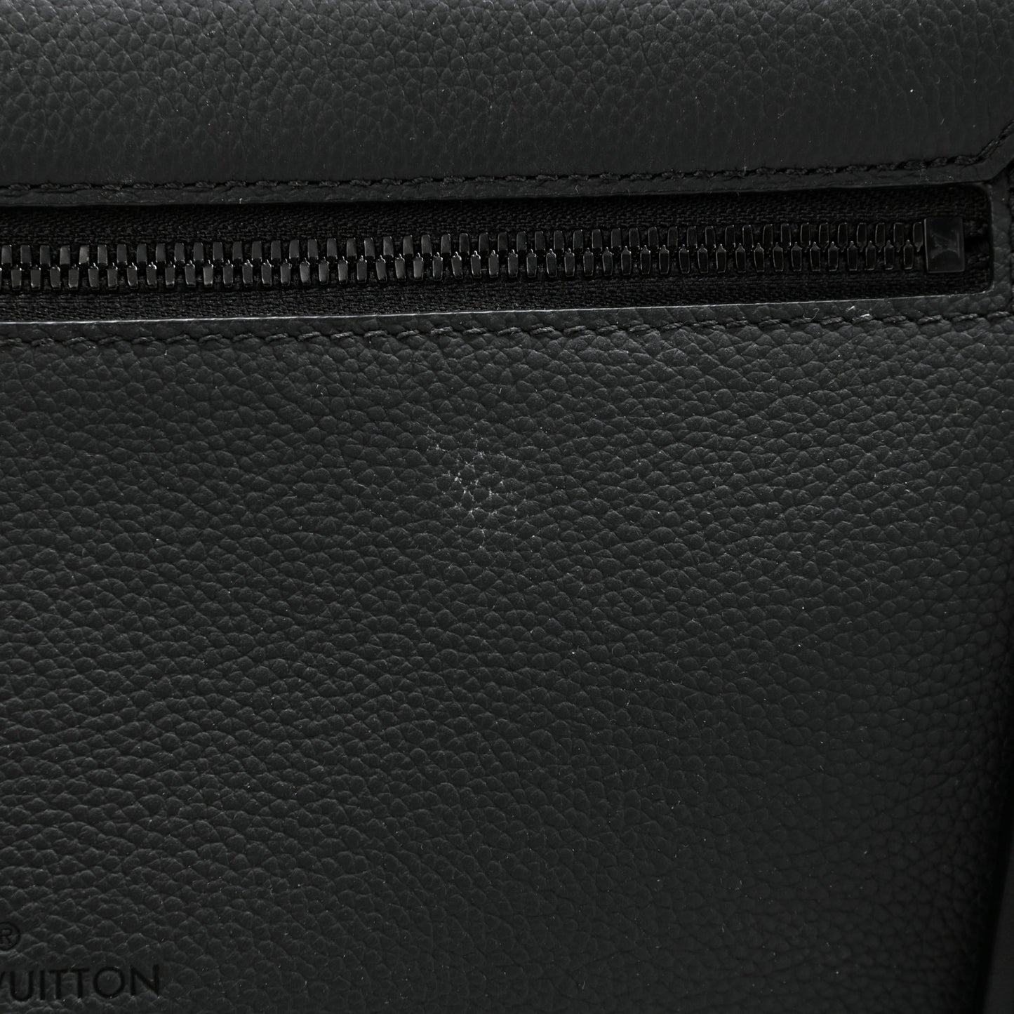 Calfskin Aerogram Messenger Black