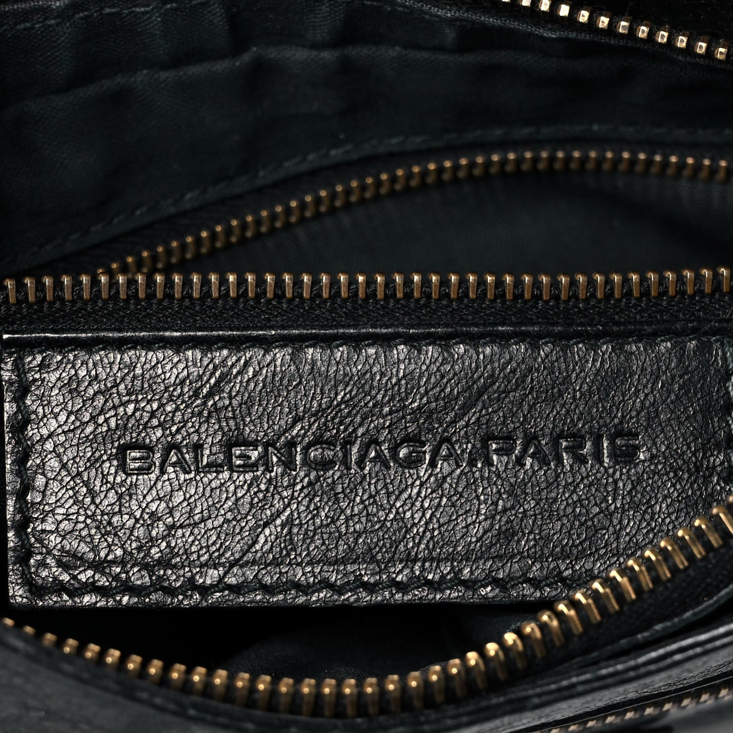 Agneau Classic Hardware Hip Black