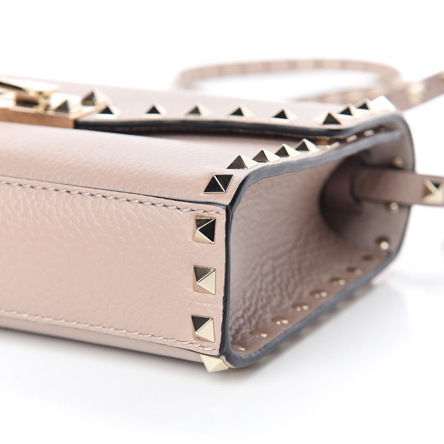 Pebbled Calfskin Medium Rockstud Flip Lock Crossbody Bag Poudre