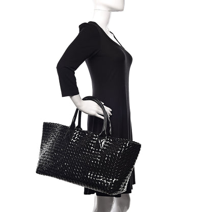 Bottega Veneta Spazzolato Nappa Intrecciato Medium Moon Cabat Black 2 of 14