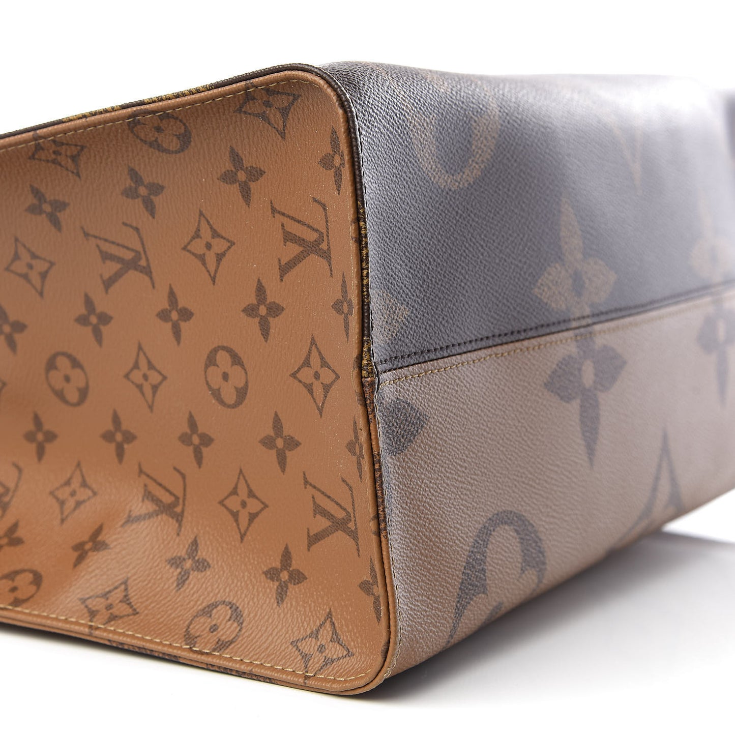 Reverse Monogram Giant Onthego GM