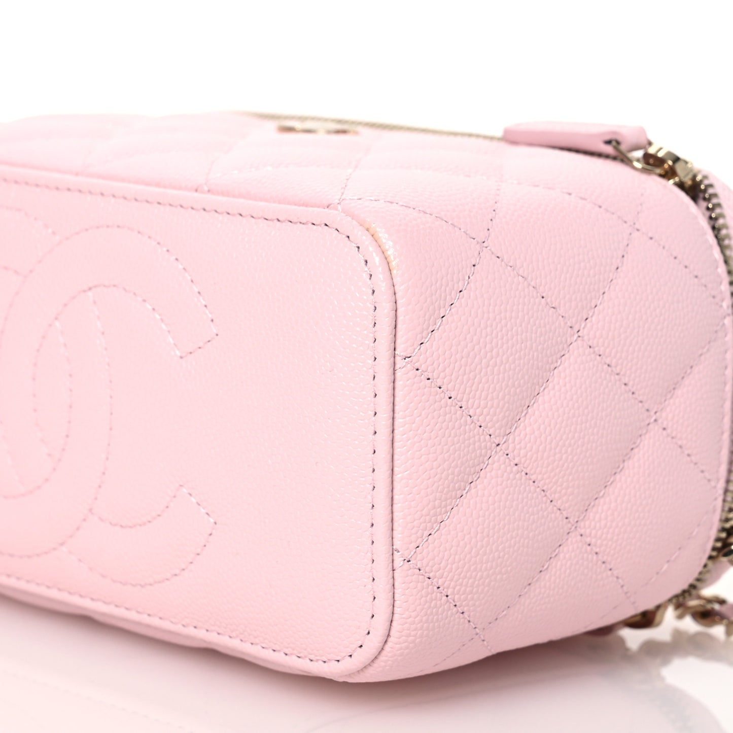 Caviar Quilted Small Vanity Case With Chain Light Pink