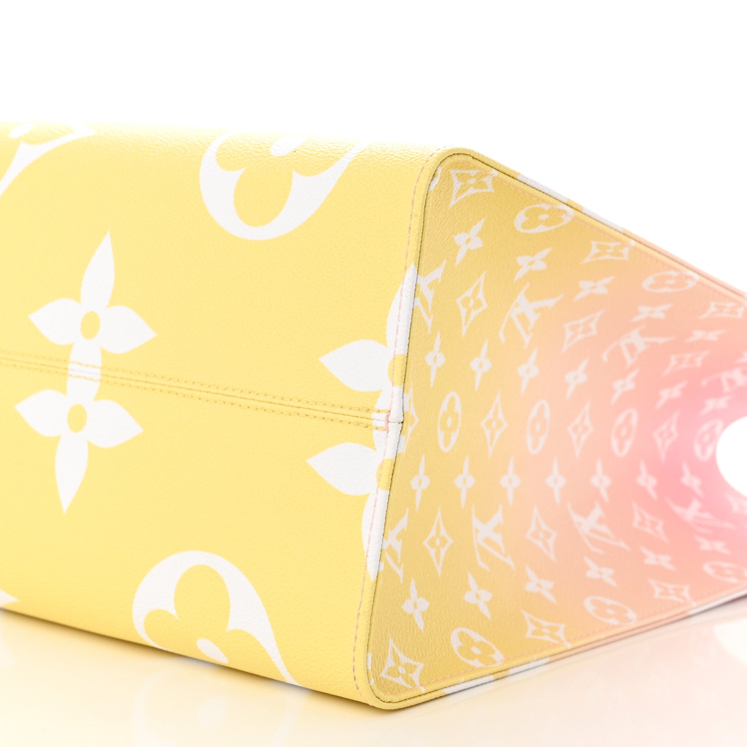 Louis Vuitton Monogram Giant By The Pool OnTheGo GM Light Pink 10 of 11