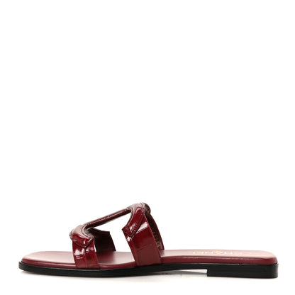 Chanel Crocodile Embossed Patent Calfskin CC Mules Sandals 39.5 Burgundy 1 of 10