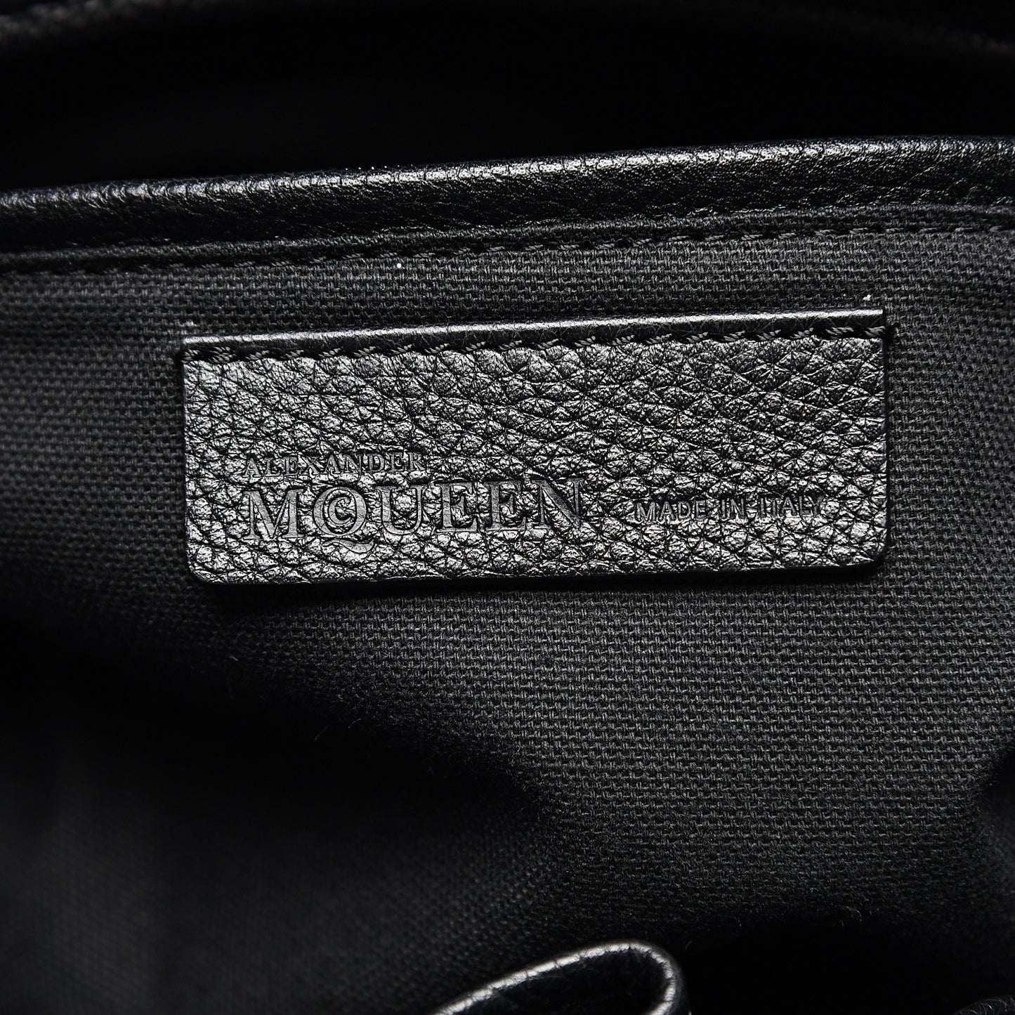 Pebbled Calfskin Small Skull Padlock Zip Around Tote Black