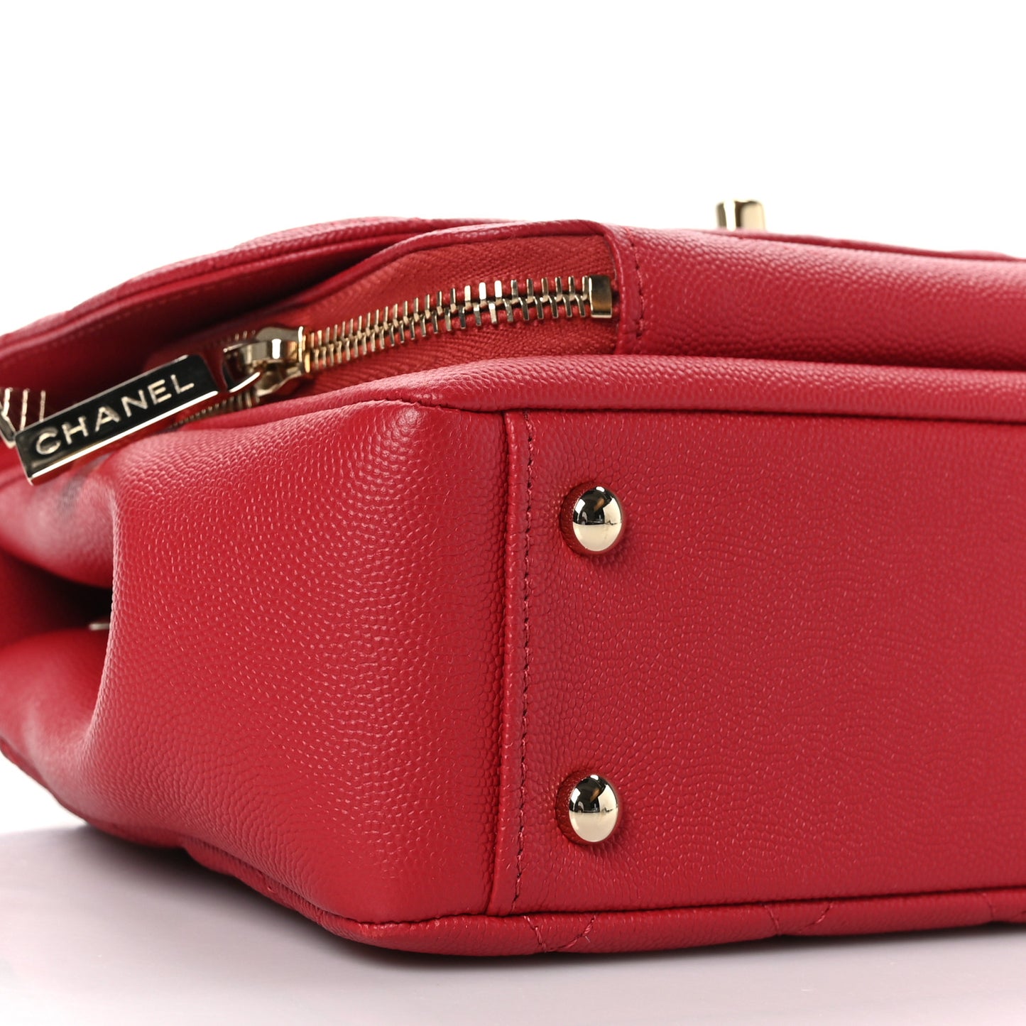 Caviar Quilted Medium Business Affinity Flap Red