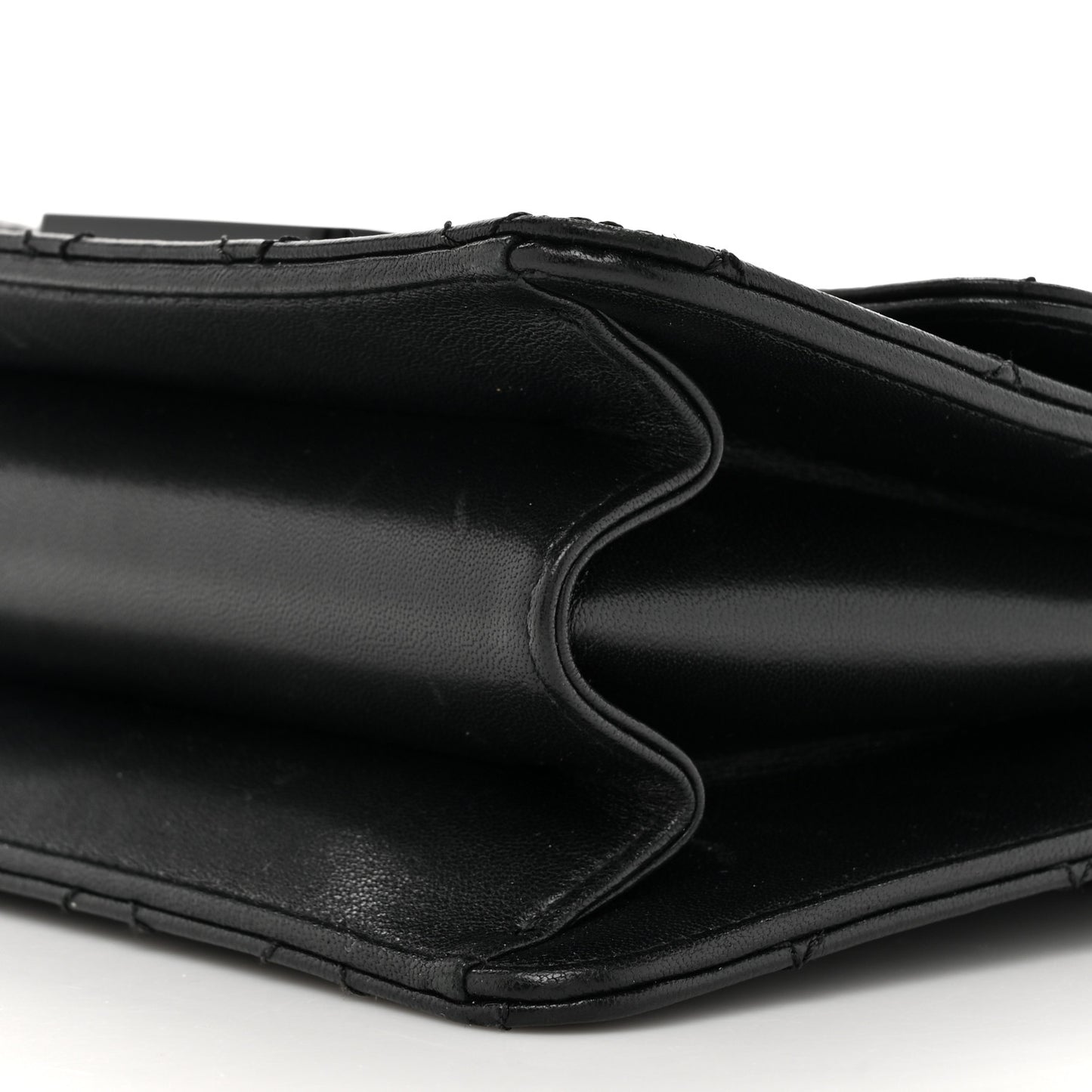 Sheepskin Quilted Beauty Lock Flap Black