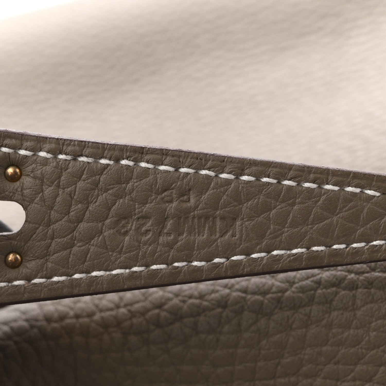 Hermes Taurillon Clemence Lindy 26 Etoupe 7 of 10