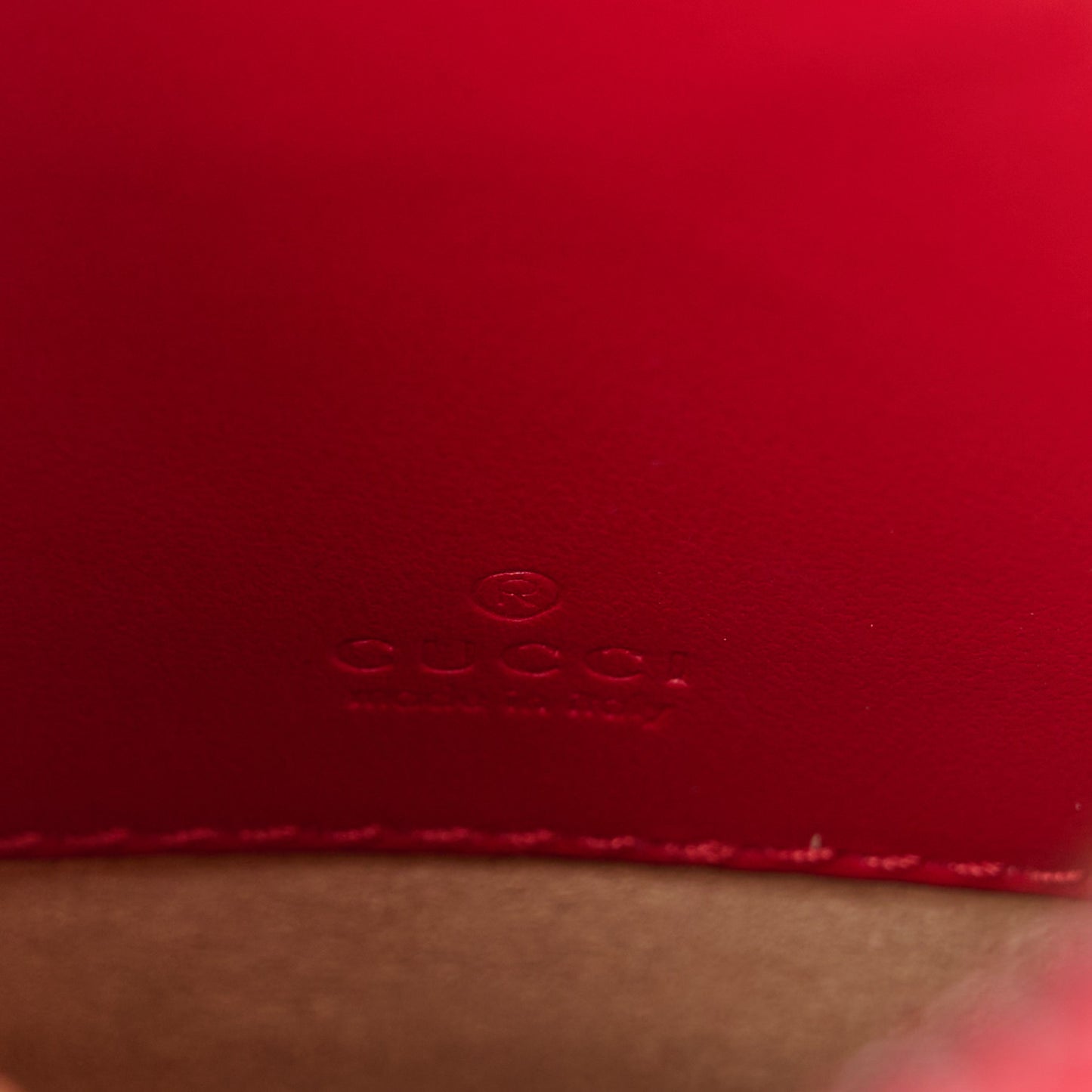 Calfskin Matelasse Mini GG Marmont Crossbody Bag Hibiscus Red
