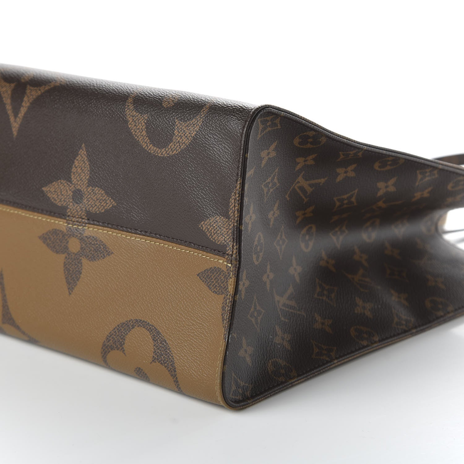 Louis Vuitton Reverse Monogram Giant Onthego GM 8 of 10