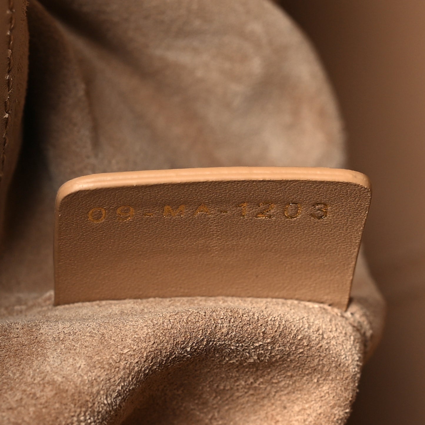 Calfskin Macrocannage Medium Toujours Tan