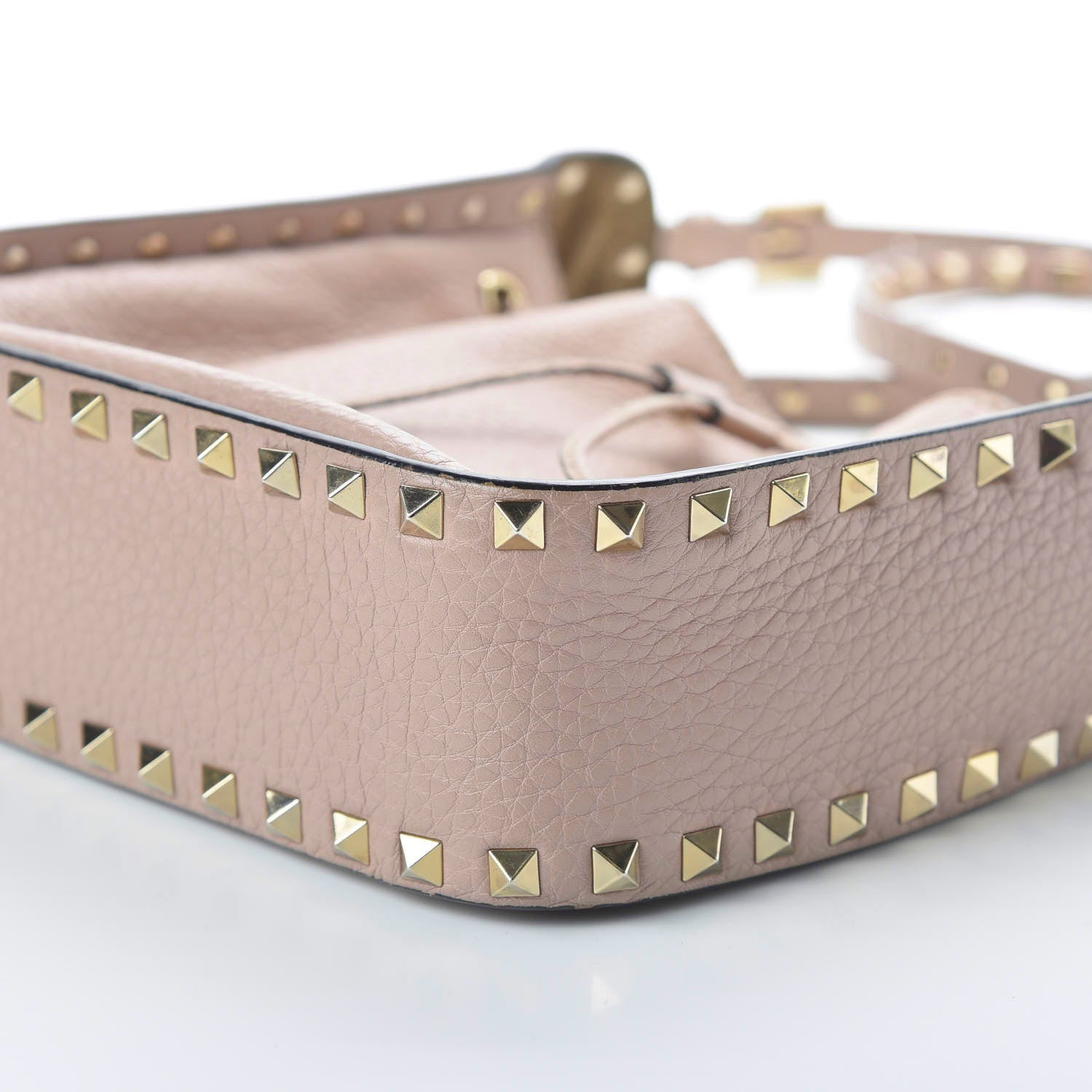 Valentino Garavani Grained Calfskin Rockstud Bucket Bag Poudre 7 of 10