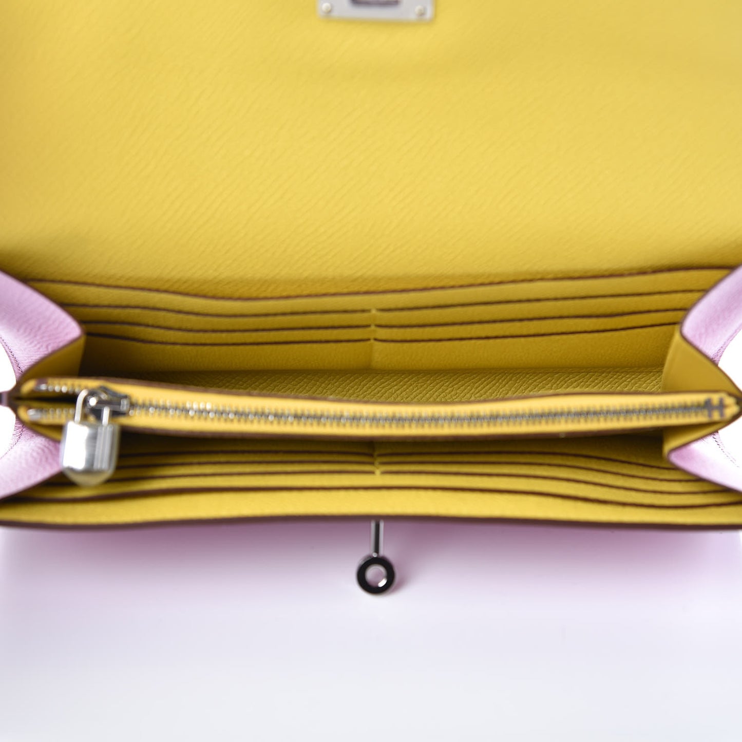 Epsom Verso Kelly Longue Wallet Mauve Sylvestre Jaune de Naples