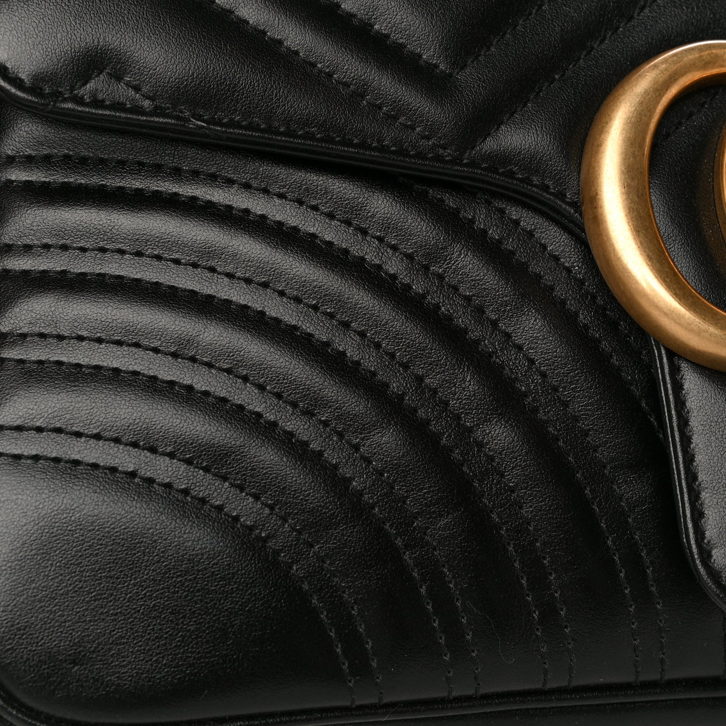 Calfskin Matelasse Medium GG Marmont Shoulder Bag Black