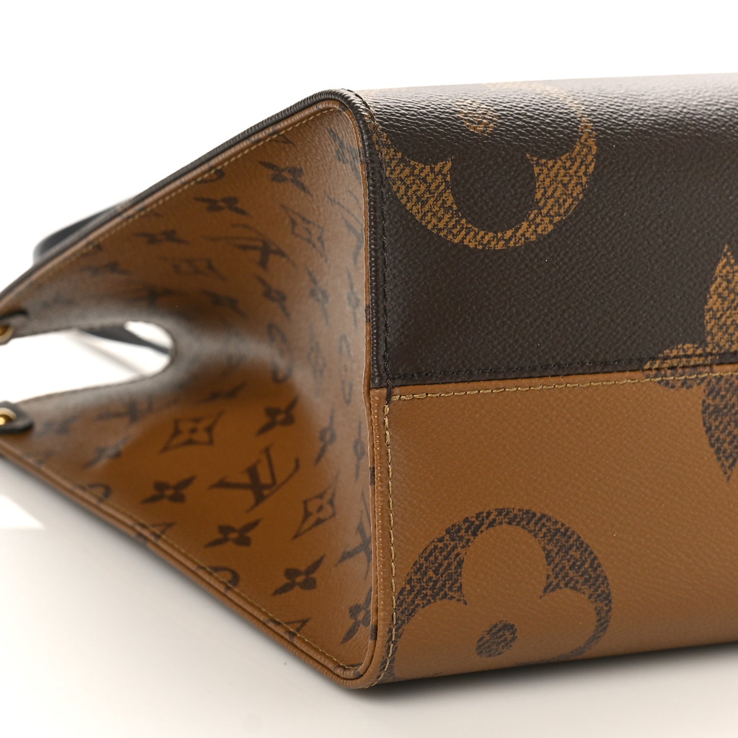 Reverse Monogram Giant Onthego MM