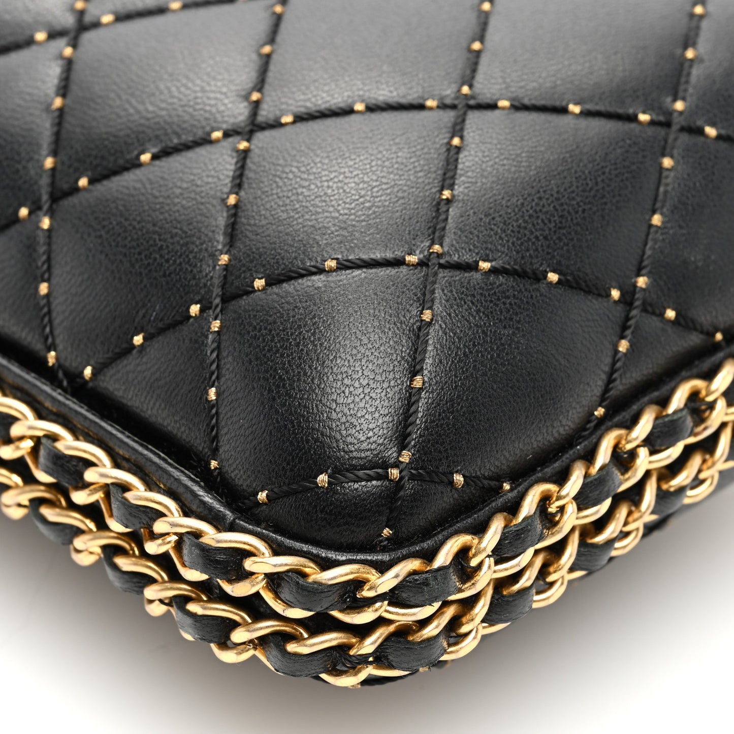 Lambskin Quilted Chain Around Clutch Black