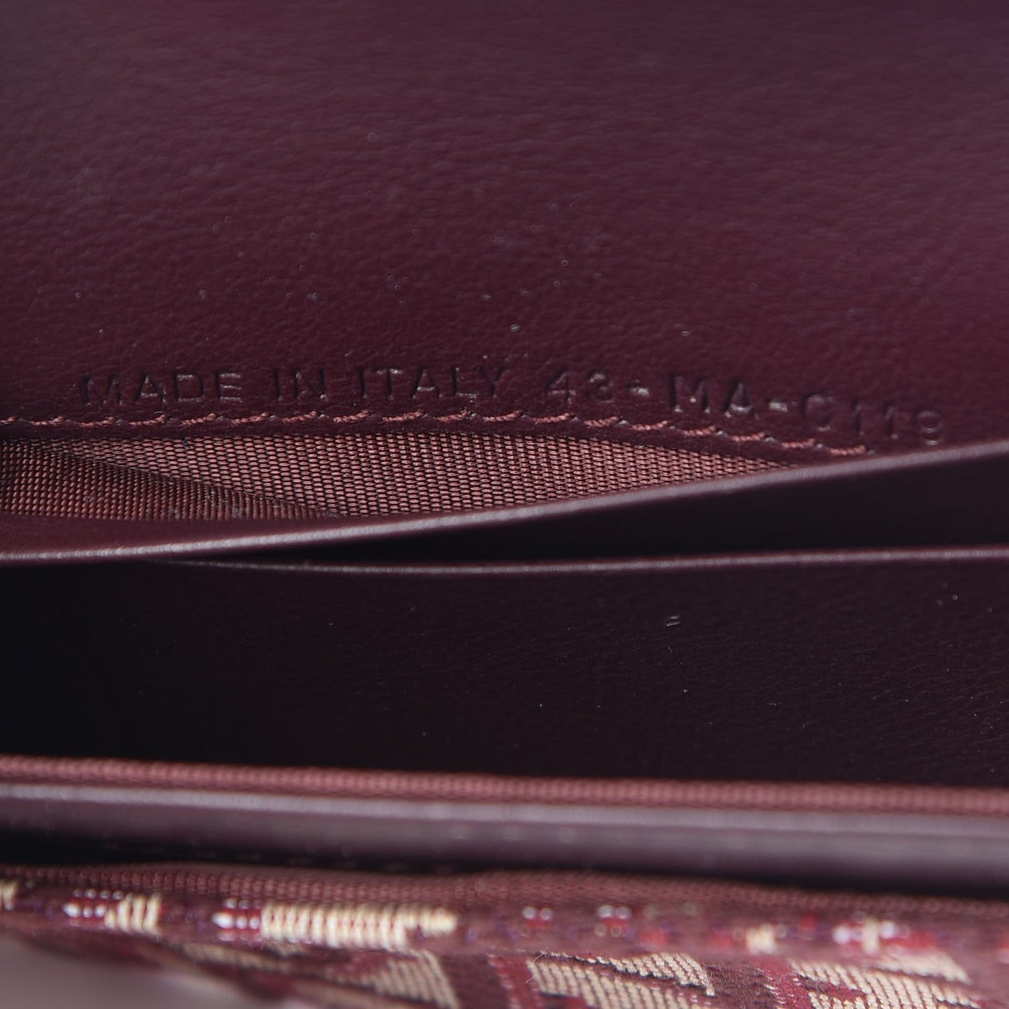 Oblique Saddle Card Holder Bordeaux