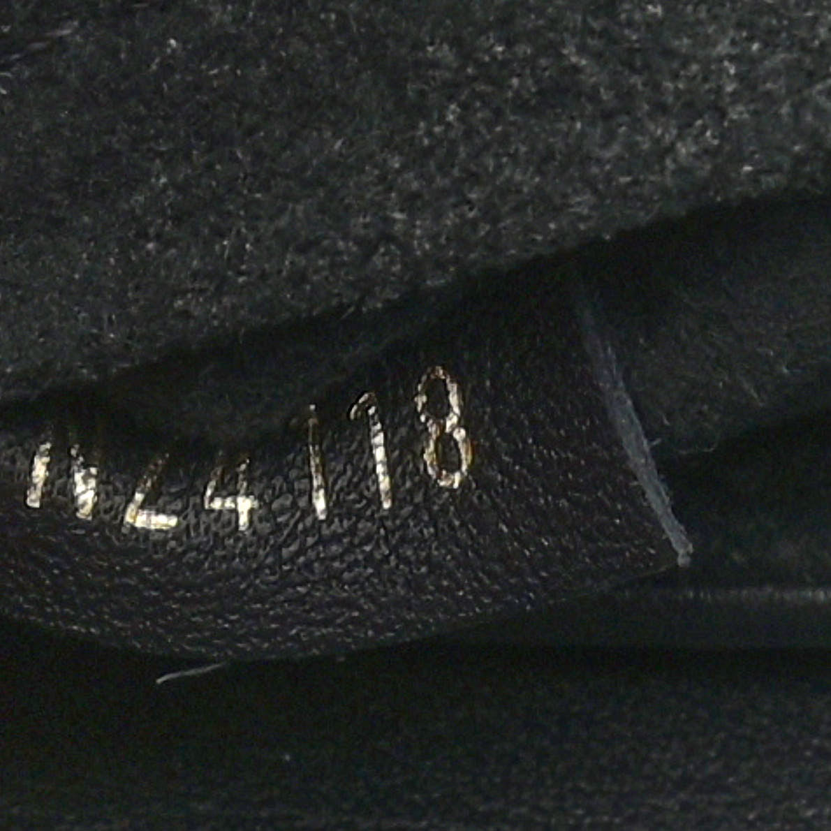 Calfskin New Wave Chain MM Black