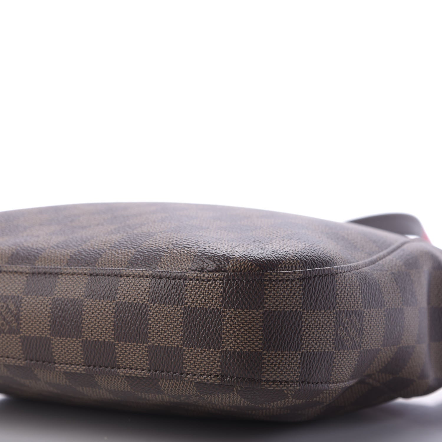 Louis Vuitton Damier Ebene South Bank Besace 7 of 11