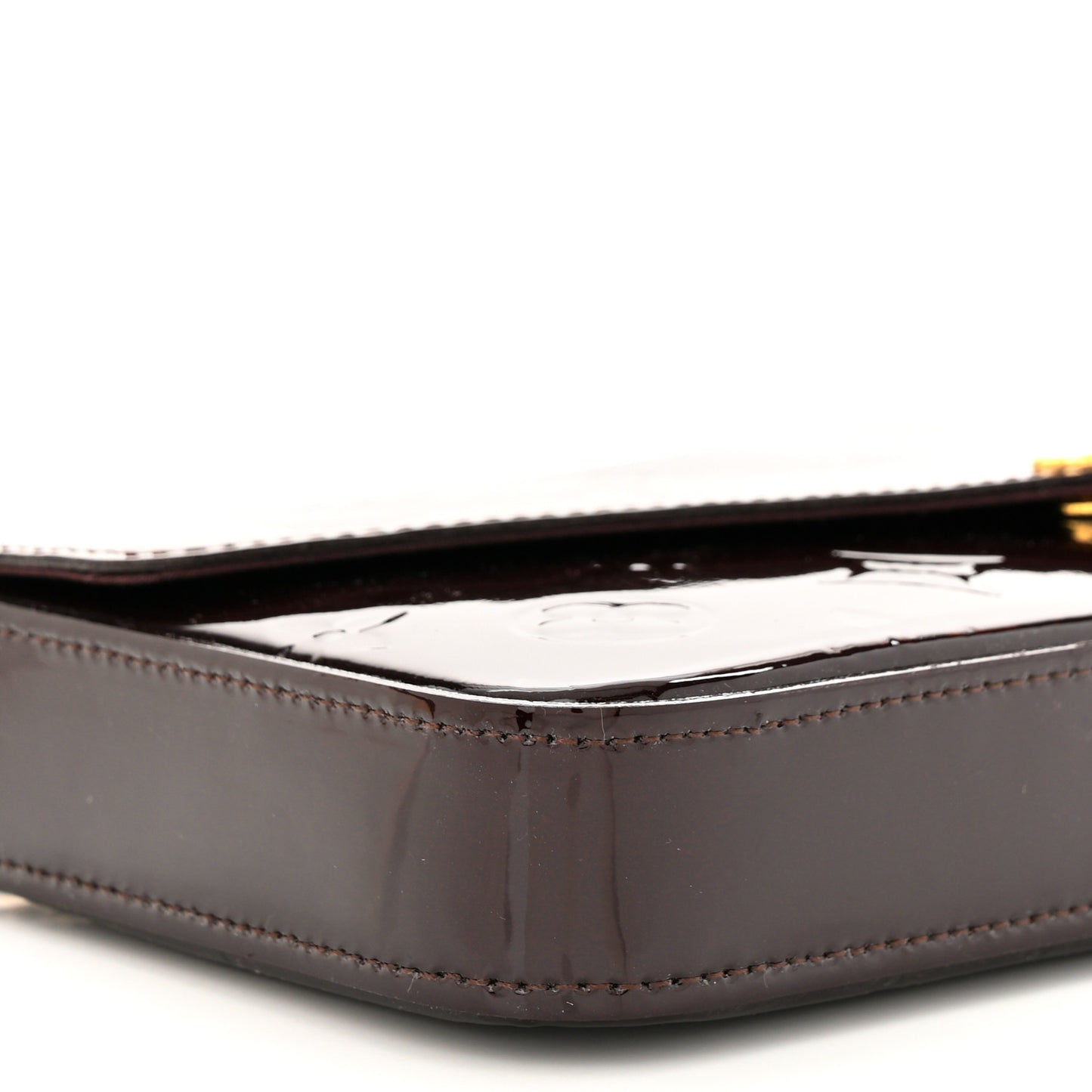 Vernis Pochette Felicie Chain Wallet Amarante