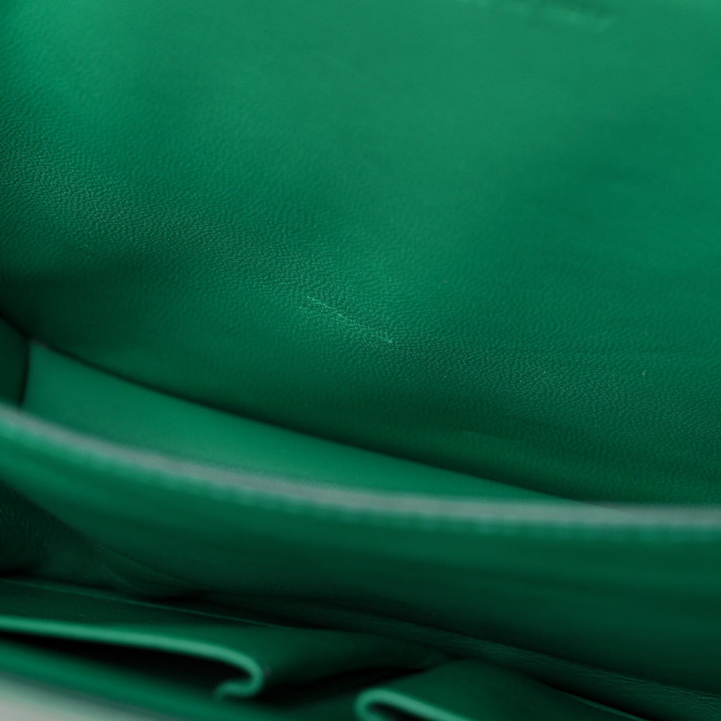 Box Calfskin Classic Box Medium Flap Bag Pop Green