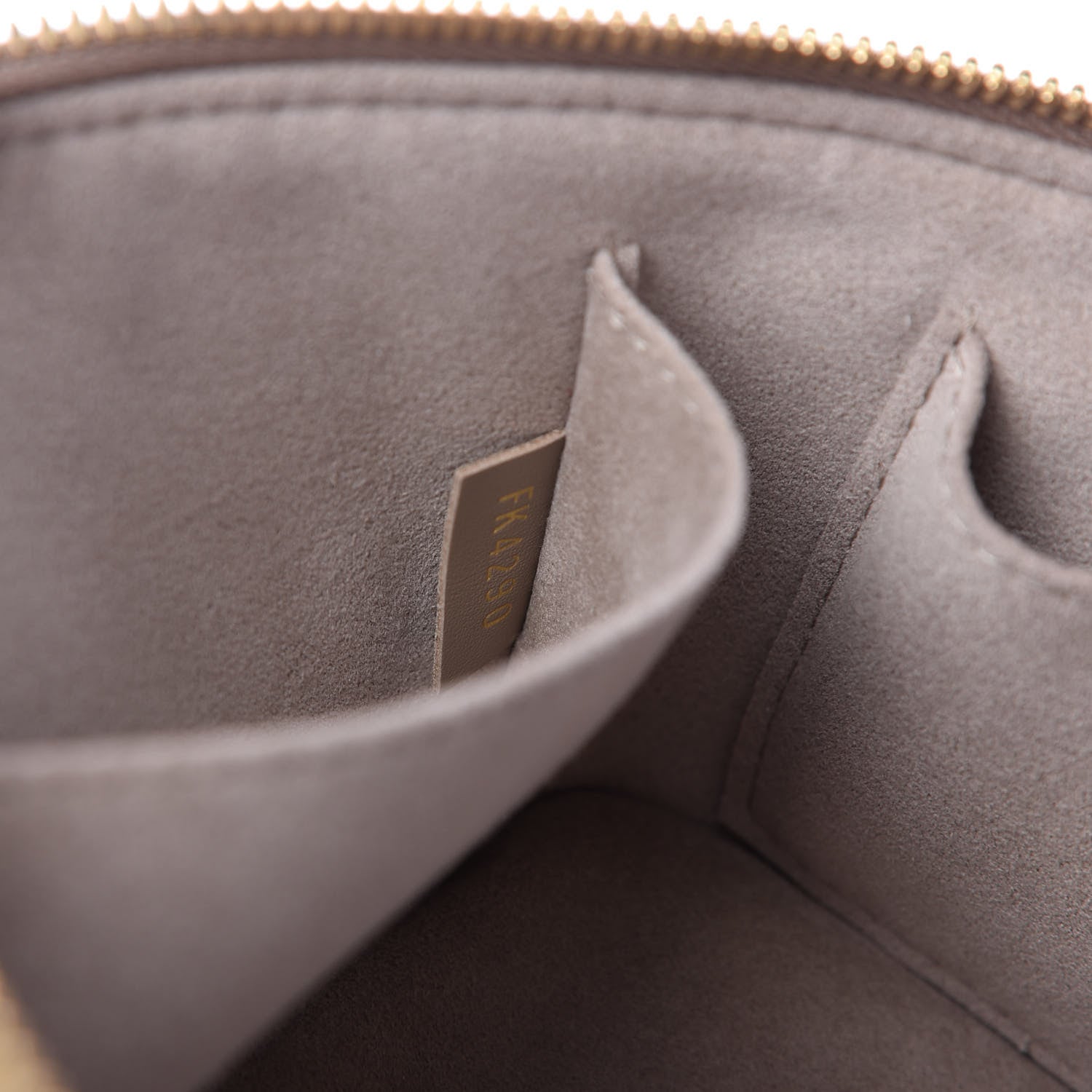 Louis Vuitton Empreinte Monogram Giant Vanity PM Tourterelle 9 of 12