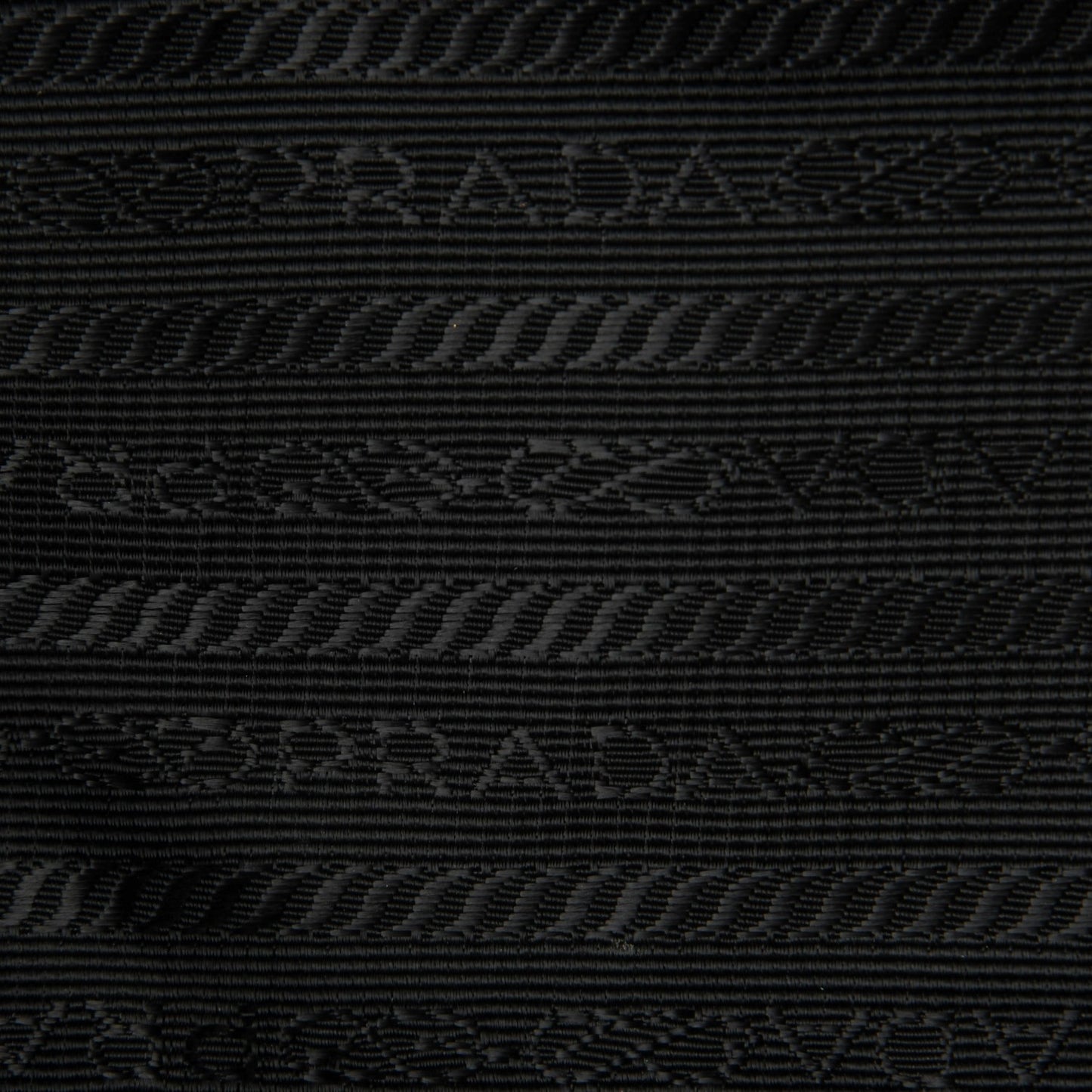 Vitello Daino Side Zip Shopping Tote Nero Black