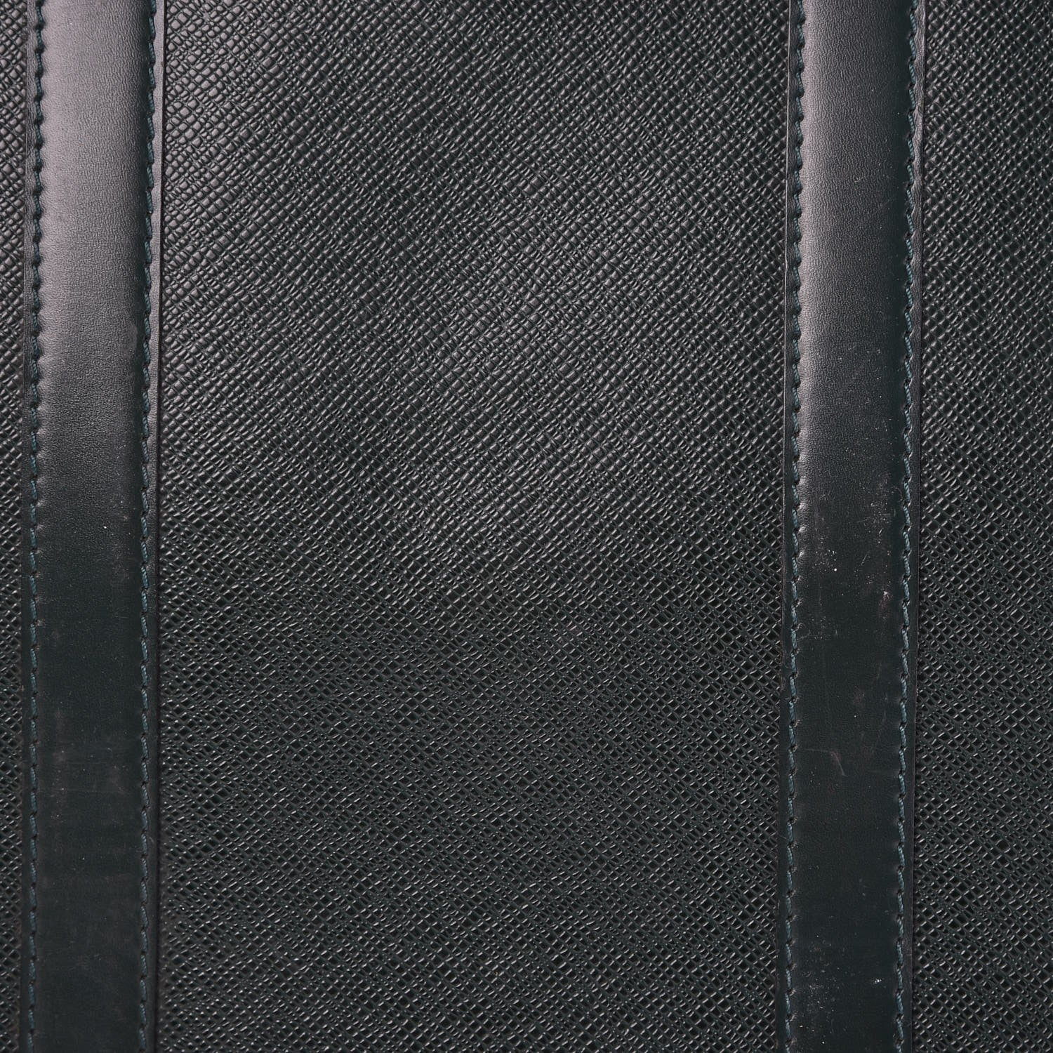 Louis Vuitton Taiga Helanga 1 Poche Epicea 18 of 19