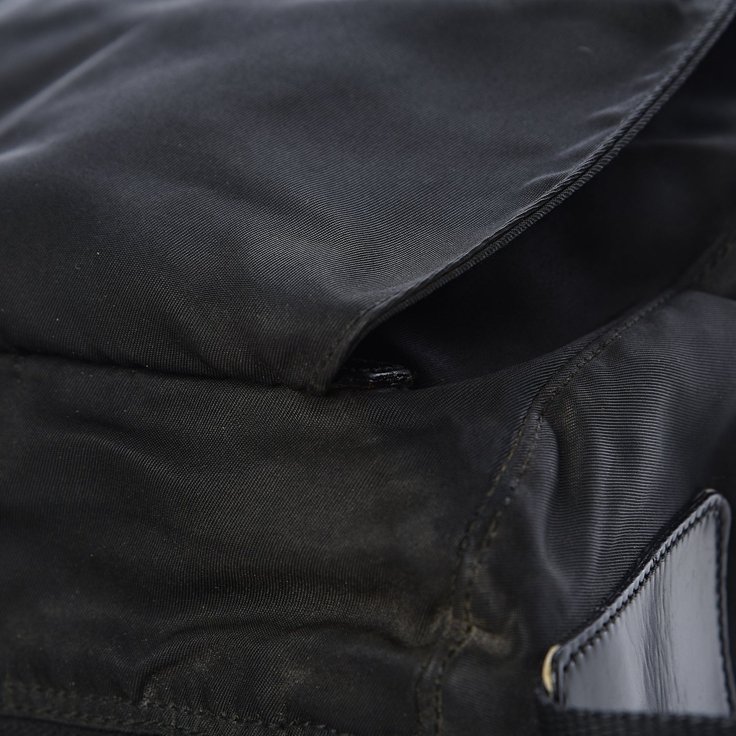 Tessuto Nylon Messenger Bag Black