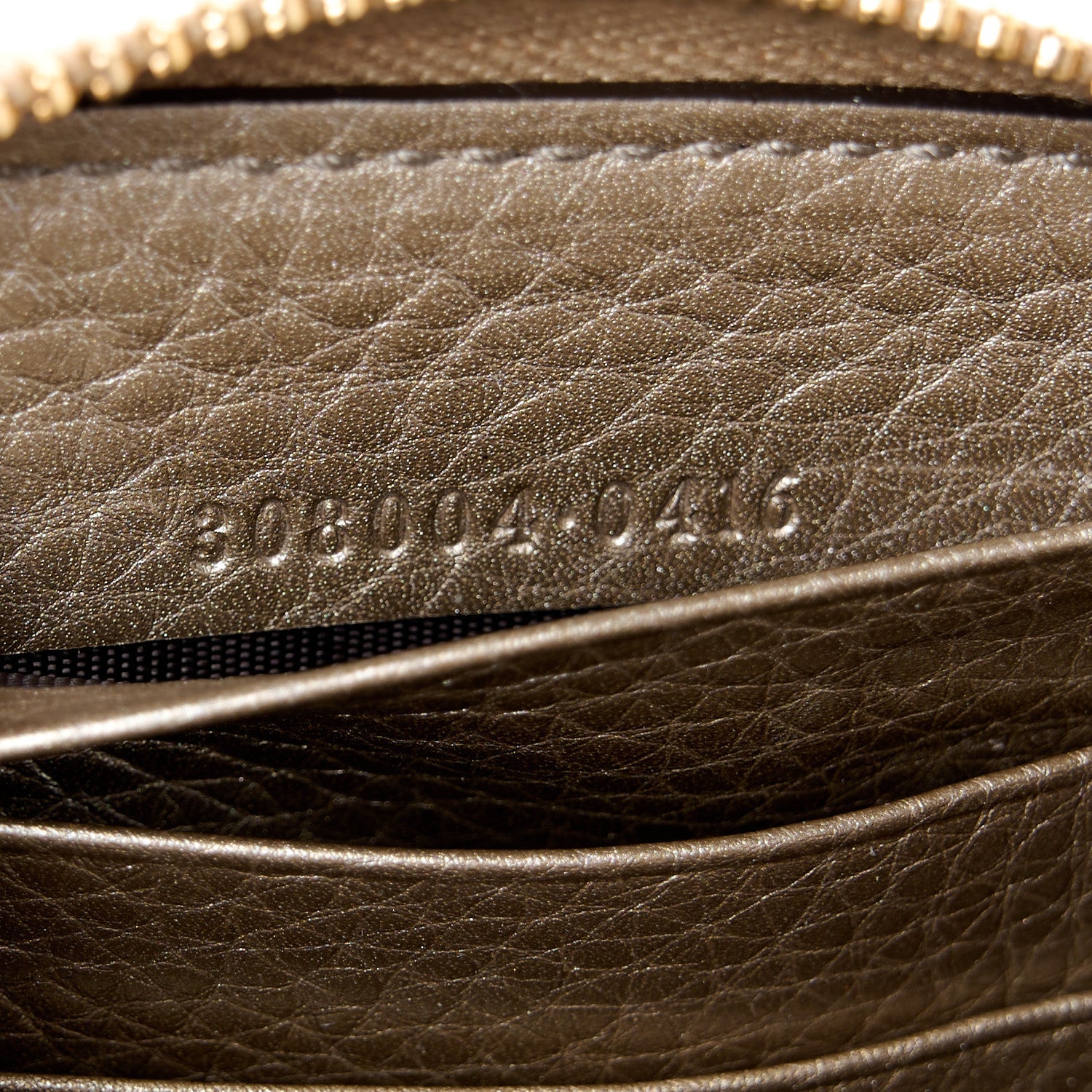 Gucci Metallic Pebbled Calfskin Soho Zip Around Wallet Golden Beige 7 of 8