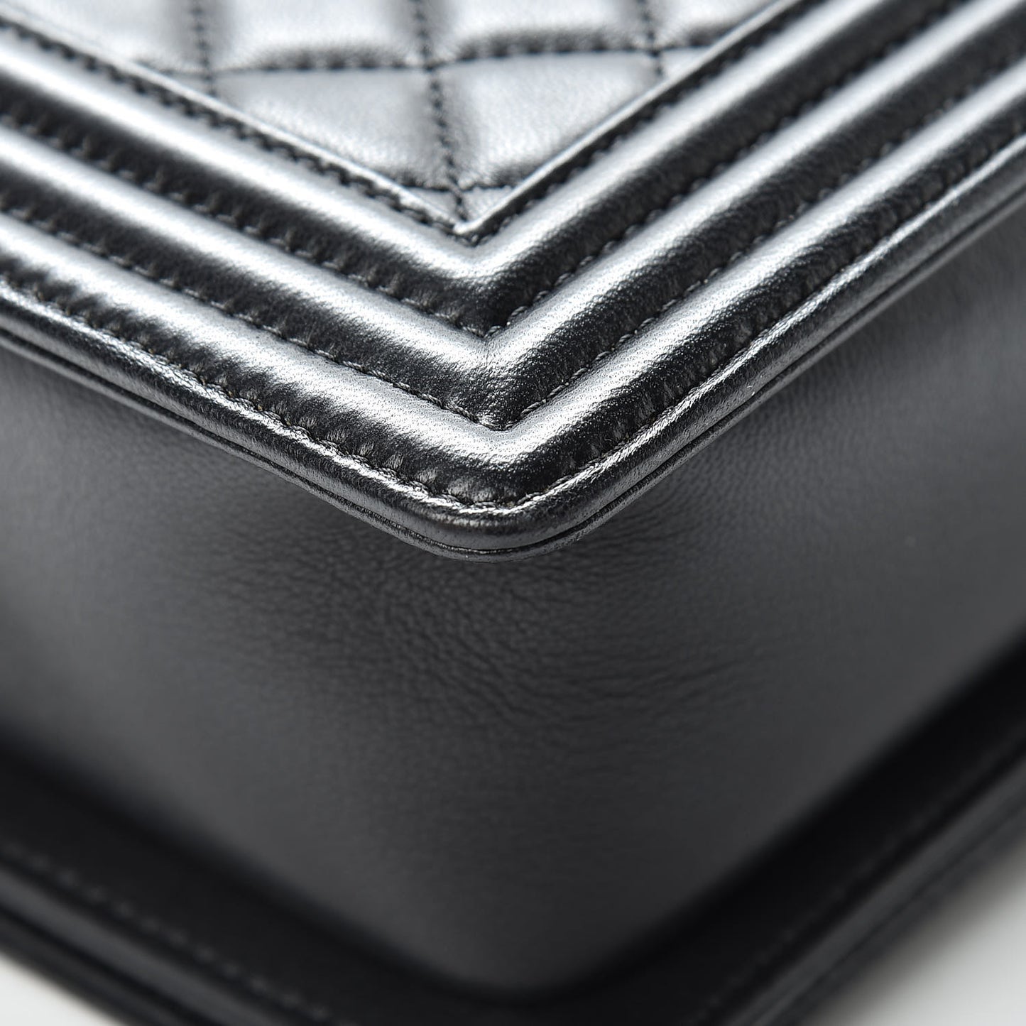 Lambskin Quilted New Medium Boy Flap Black