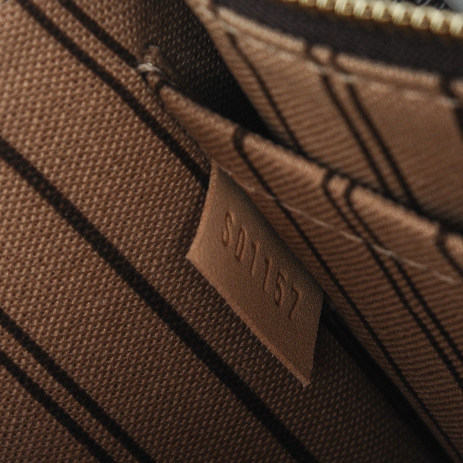 Louis Vuitton Monogram Neverfull MM GM Pochette 8 of 8