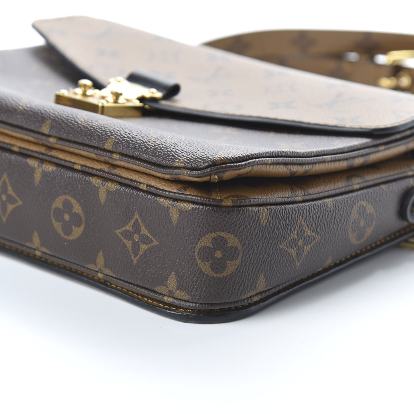 Reverse Monogram Pochette Metis