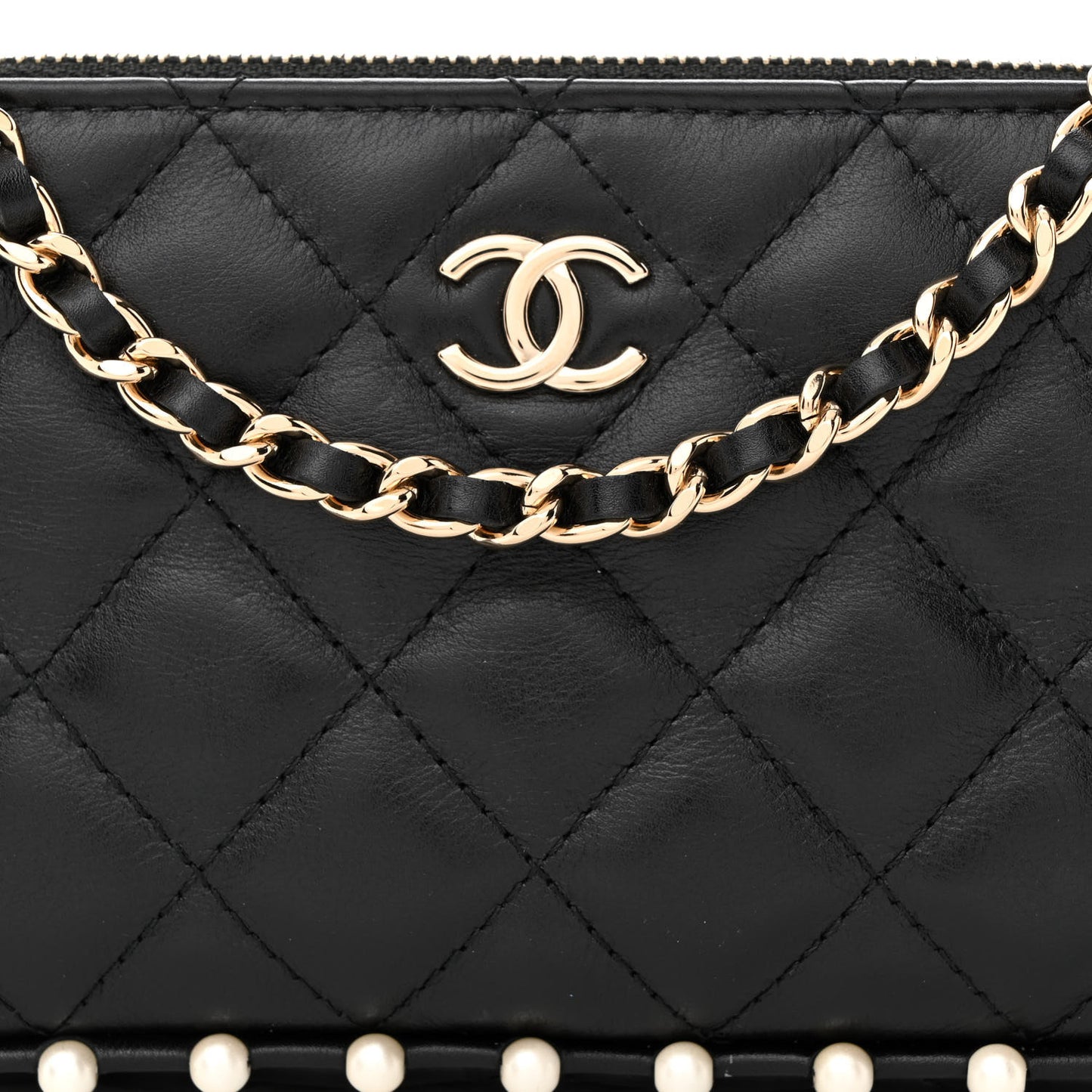 Calfskin Quilted Pearl Small Clutch With Chain Black