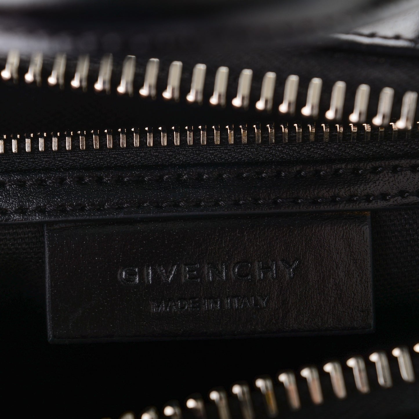 Shiny Lord Calfskin Mini Antigona Black