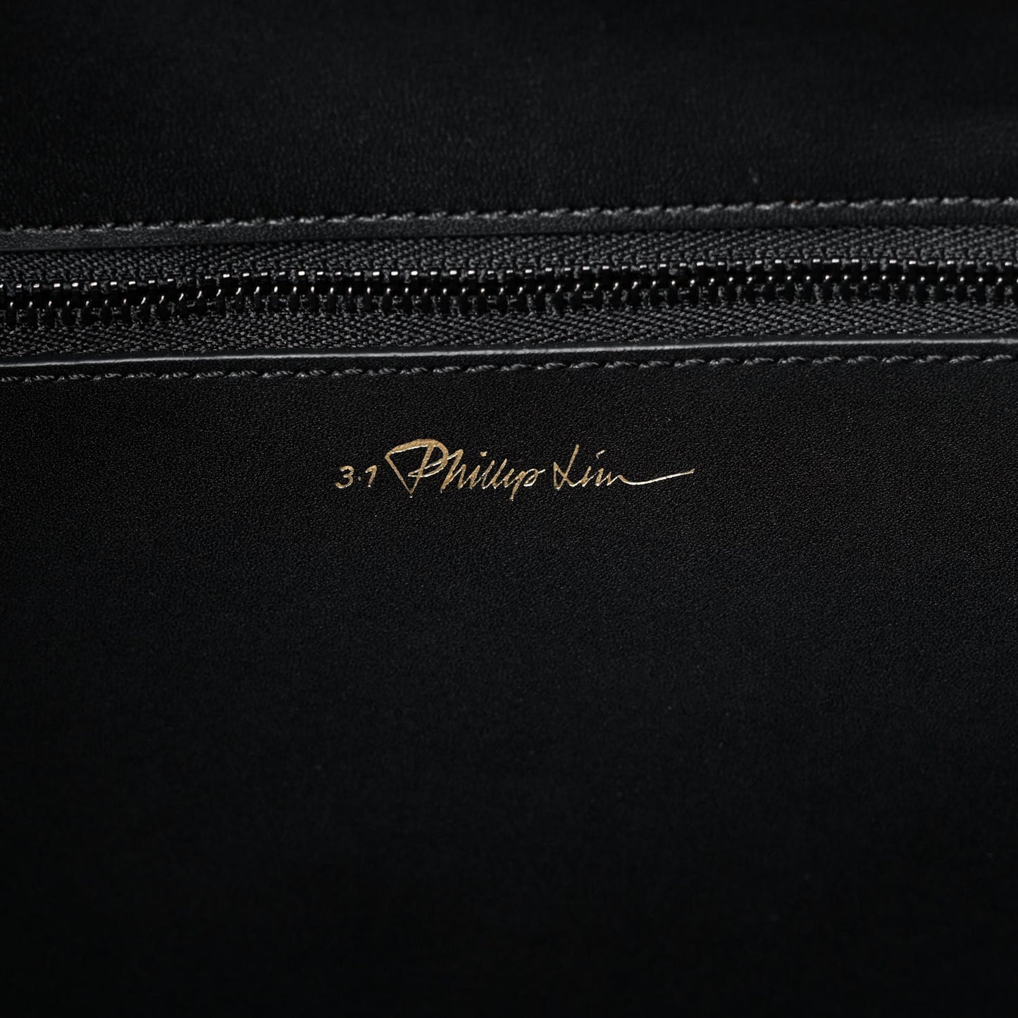 Calfskin Totes Amaze Tote Black