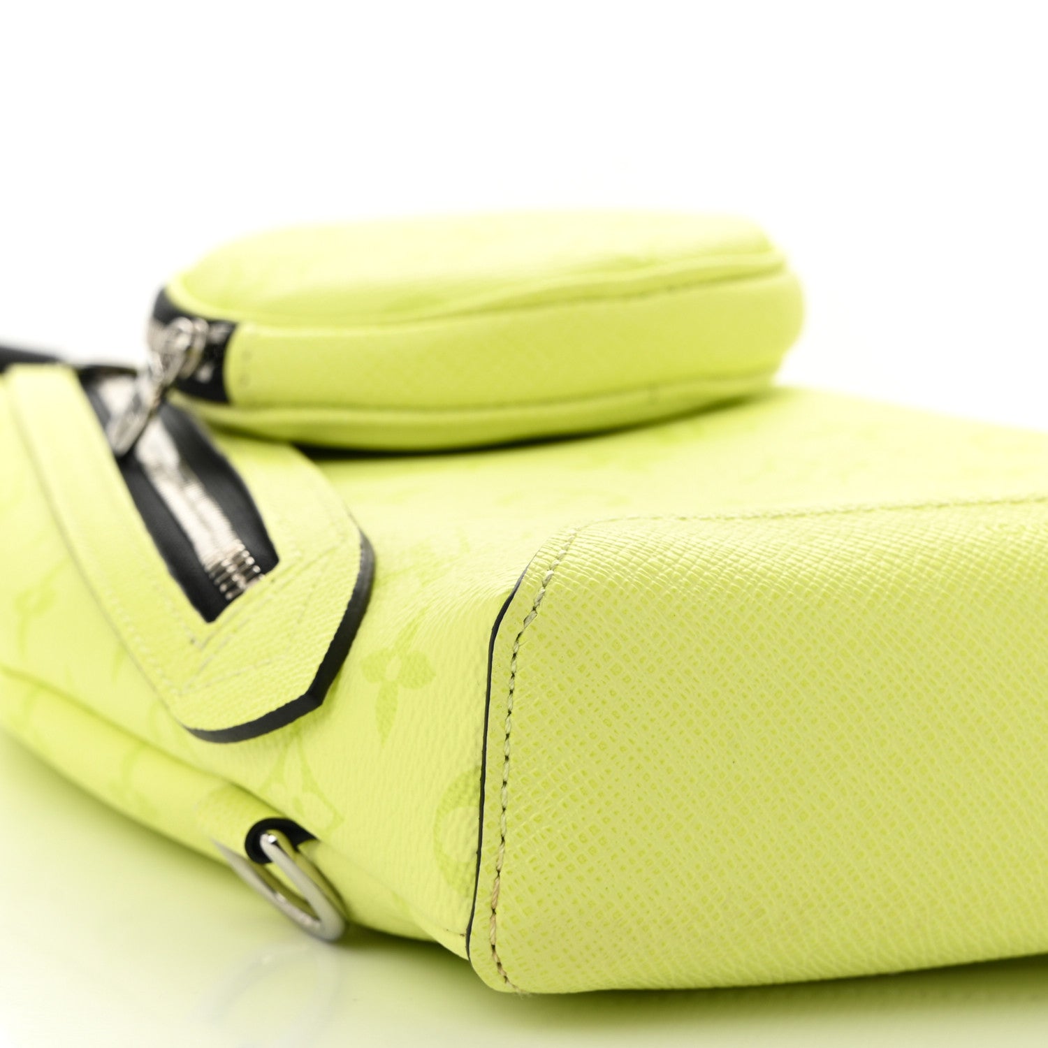 Louis Vuitton Taigarama Duo Slingbag Lemon Yellow 9 of 10