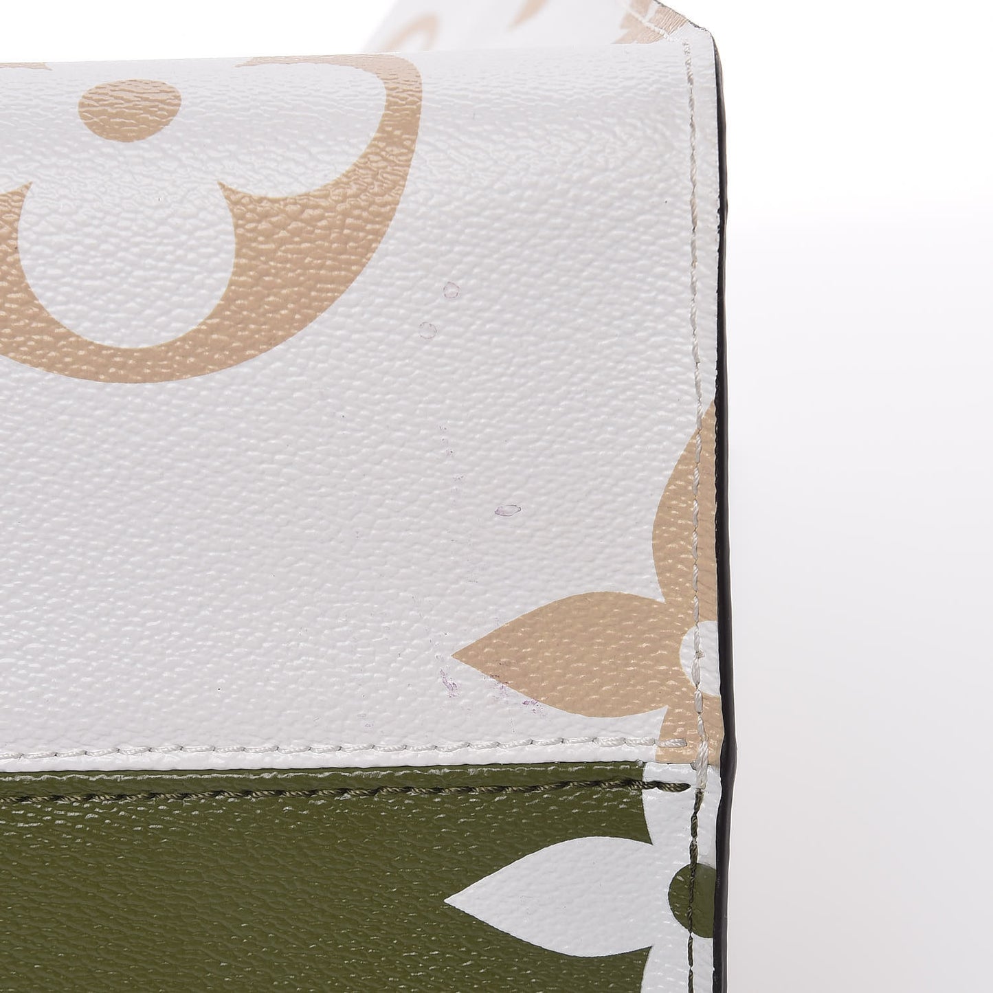 Monogram Giant Onthego GM Kaki Beige