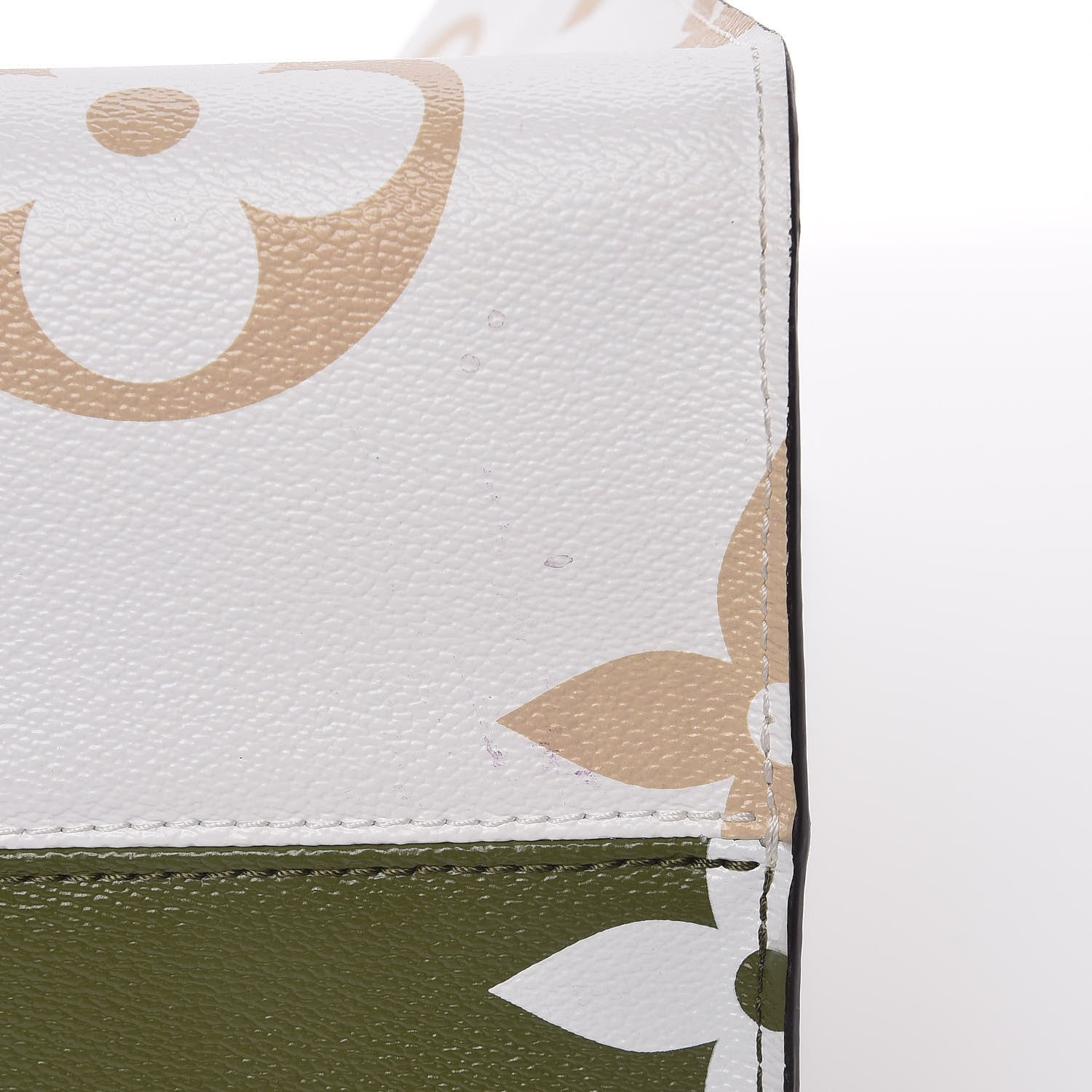 Louis Vuitton Monogram Giant Onthego GM Kaki Beige 12 of 17