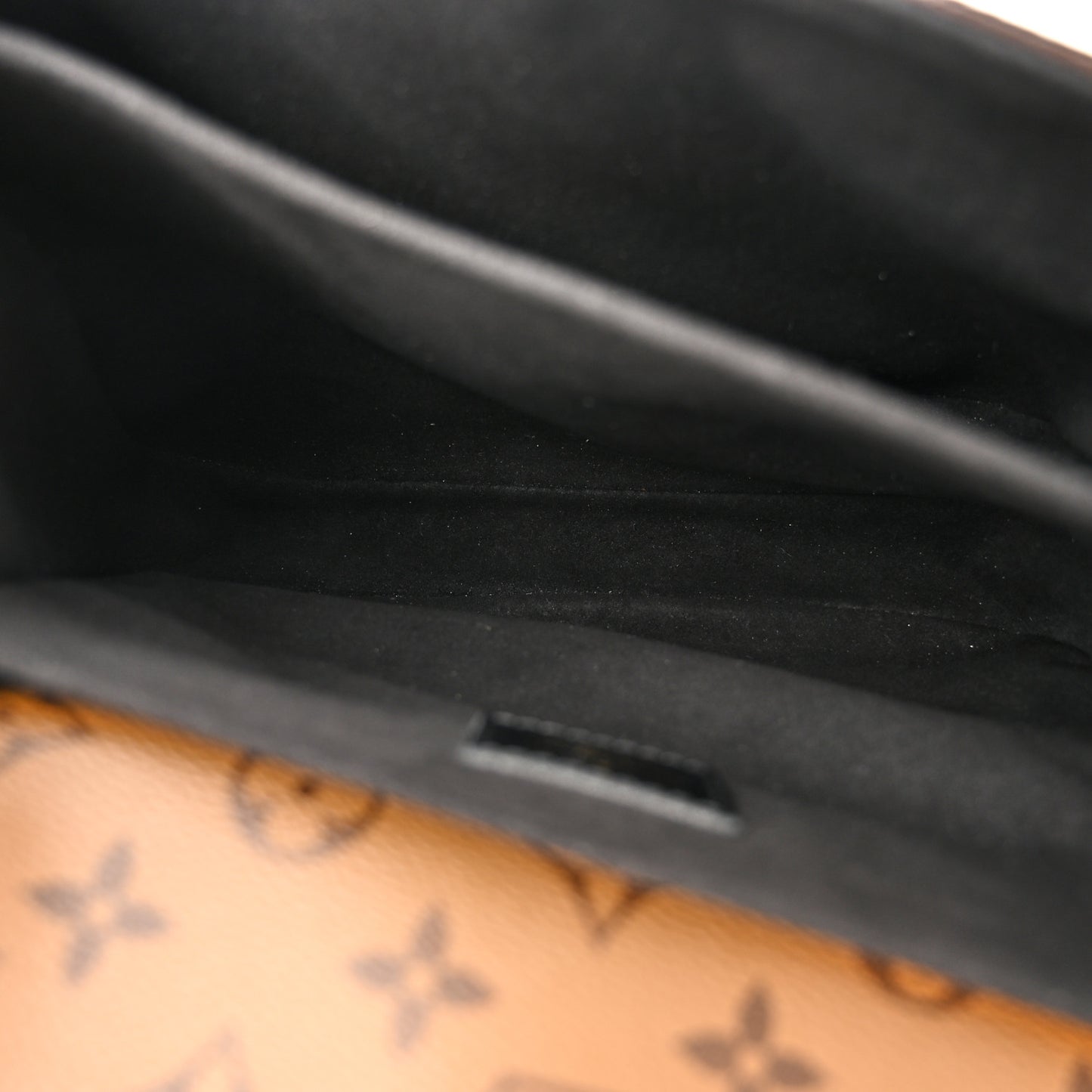 Reverse Monogram Pochette Metis