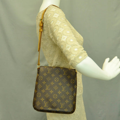 Louis Vuitton Monogram Musette Salsa 2 of 9